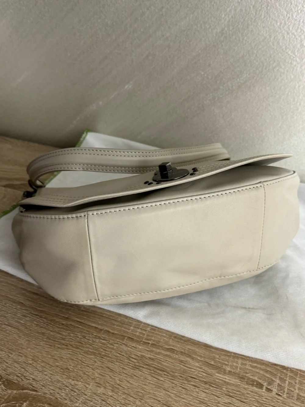 Longchamp Light Beige Leather Saddle Shoulder Hobo Bag